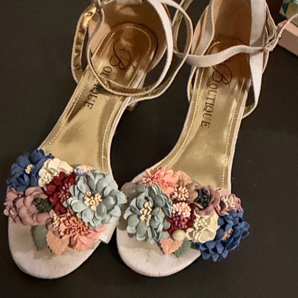 Gorgeous Floral Women’s Heels - Size 8.5